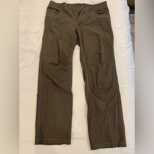 Kuhl 32x30 Mens Renegade & Ryder Pants 3 Pair